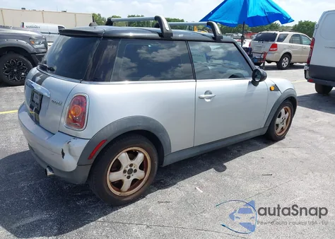 2007 Mini Cooper z USA, uszkodzony, nr VIN WMWMF33587TU61770